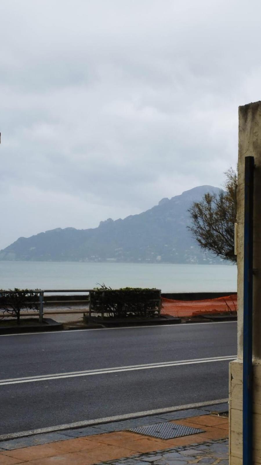 B&B Due Stanzulelle Salerno Exteriör bild